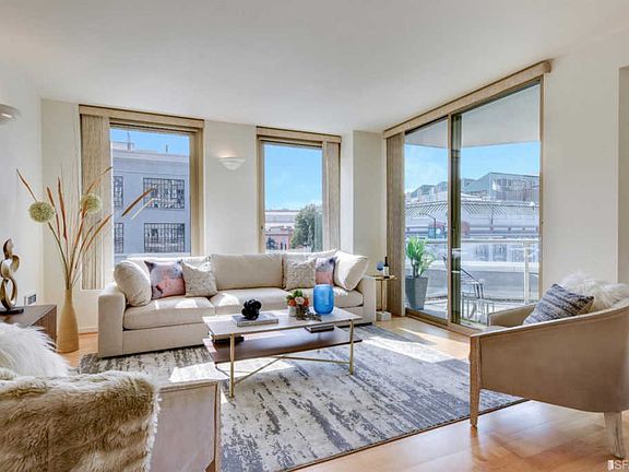 2nd image of 88 King St Unit 313