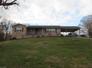 400 Arlington St, Mount Airy, NC 27030