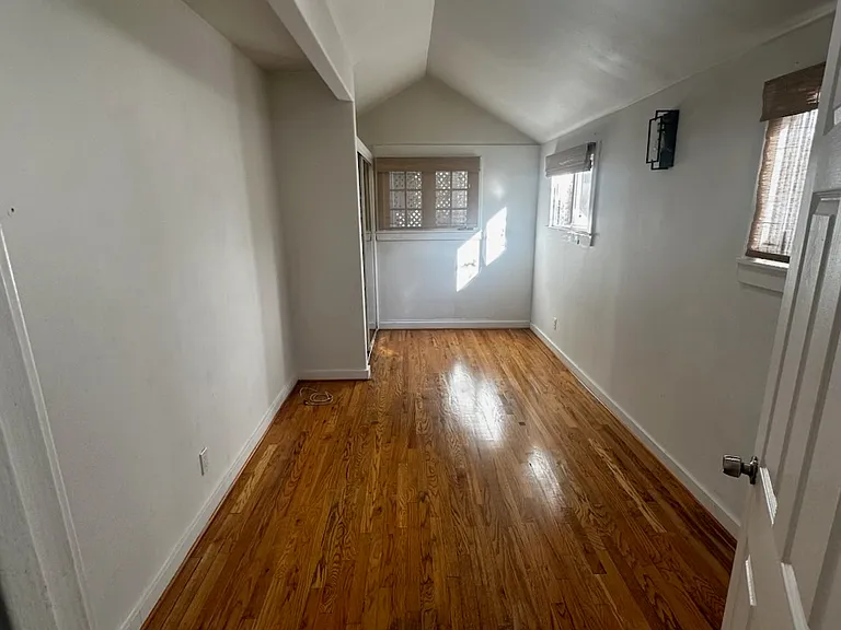 7723 Lexington Ave — Photo 2