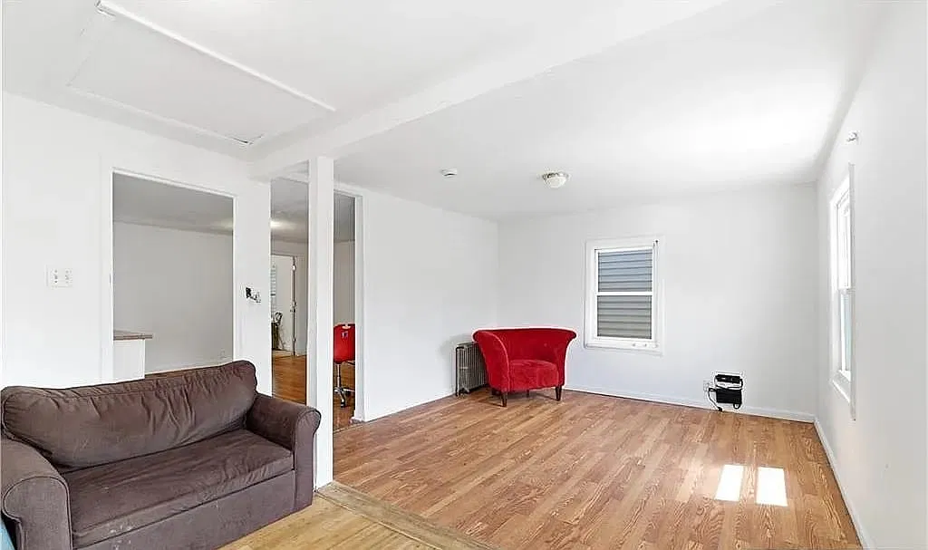 3 bed, 1760 sqft, $2,900 — Photo 2