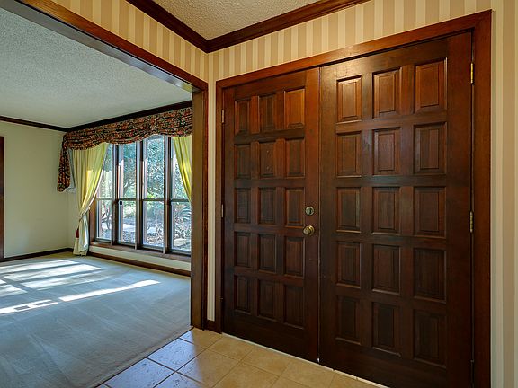 3rd image of 13763 Pleasant Valley Dr