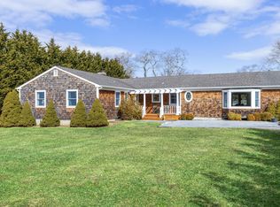 12 Country Club Dr, Southampton, NY 11968