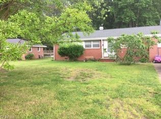 28 Edgemoor Dr, Newport News, VA 23603