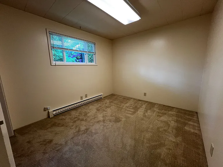 305 E 39th Ave — Photo 22