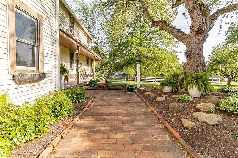 477 E Maitland Ln, New Castle, PA 16105 MLS 1606484 Zillow