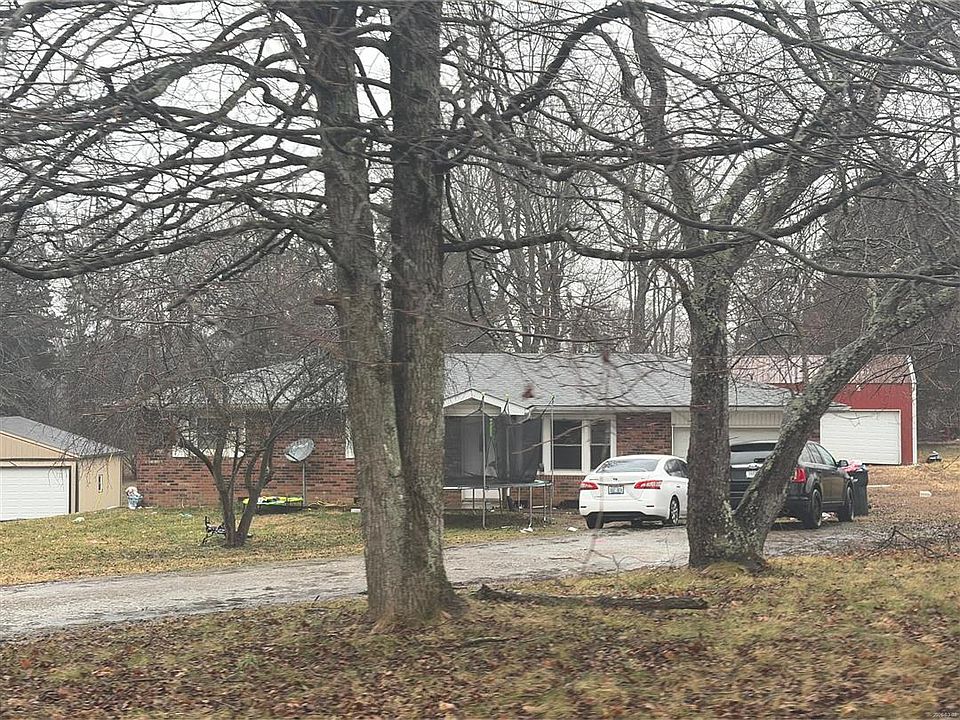 2nd image of 1720 E Lois Ln