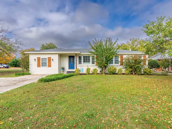 403 W Ford Ave, Muscle Shoals, AL 35661