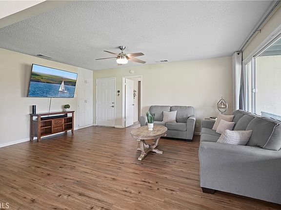 5th image of 44325 3rd St E