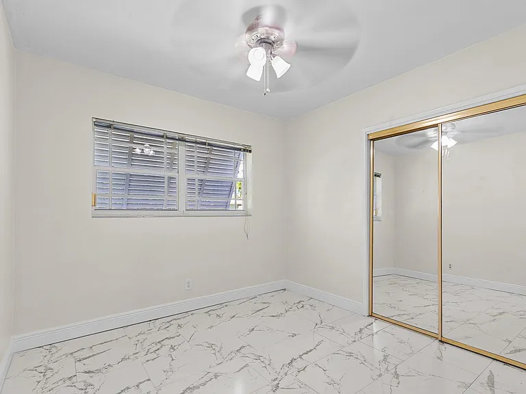 1820 SW 22nd Ave — Photo 9