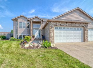 1834 42nd Ave S, Moorhead, MN 56560