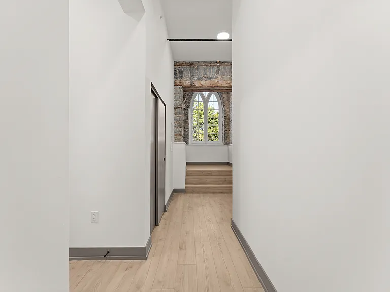 47 Wellington St — Photo 10