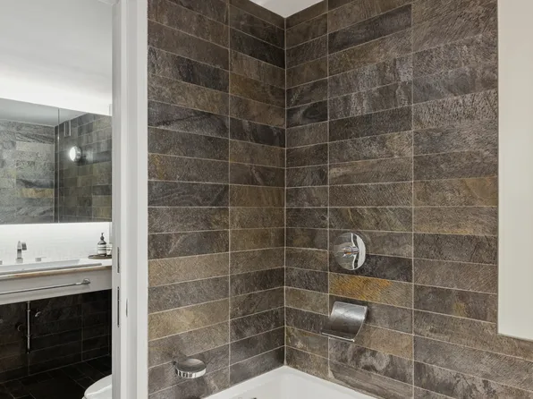 28 Old Fulton Street image 13 of 20