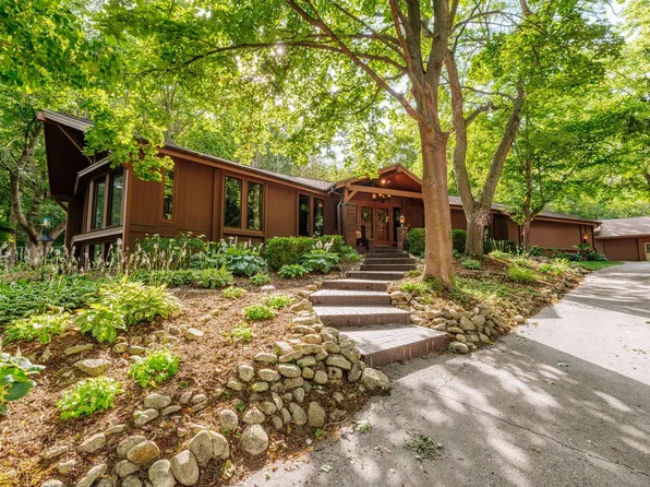 W208S6977 High Bluff DRIVE, Muskego, WI 53150