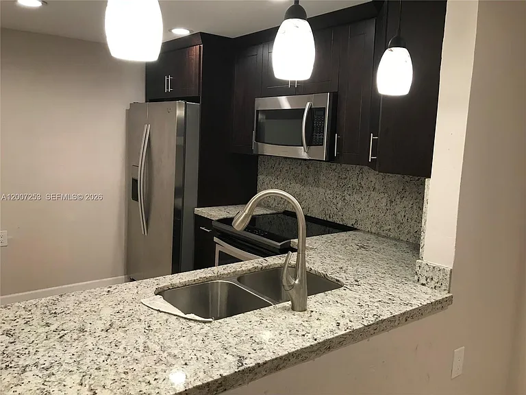 11237 SW 88th St #211 — Photo 3