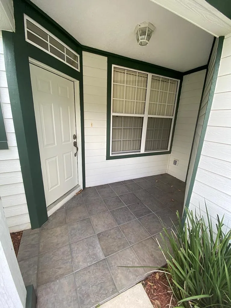 3 bed, 2.5 bath, 1651 sqft, $1,650 — Photo 4