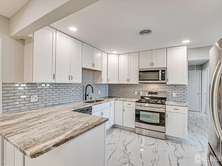 145 Somerset Ave — Photo 7