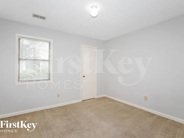 1389 Millstream Trl — Photo 11