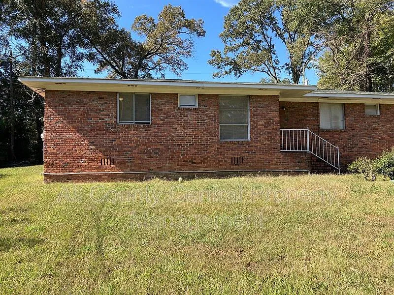 2 bed, 1.0 bath, 1000 sqft, $965 — Photo 1