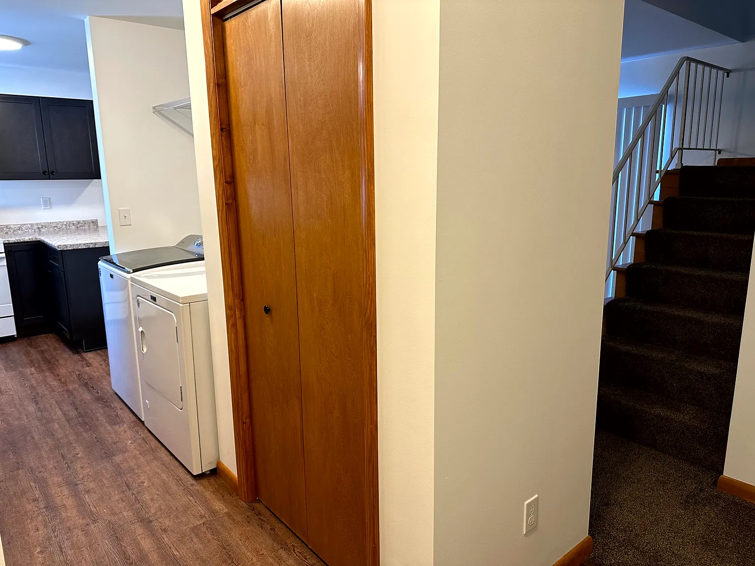 2 bed, 1.5 bath, 1100 sqft, $1,050 — Photo 3