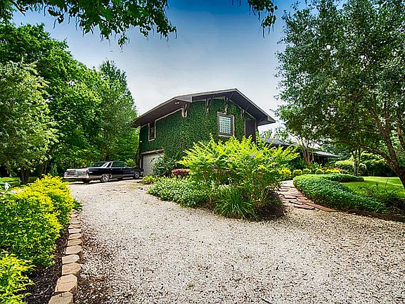 4th image of 2160 Meadowlark Ln
