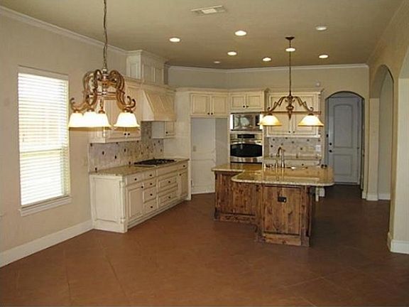 4th image of 609 Denton Creek Dr