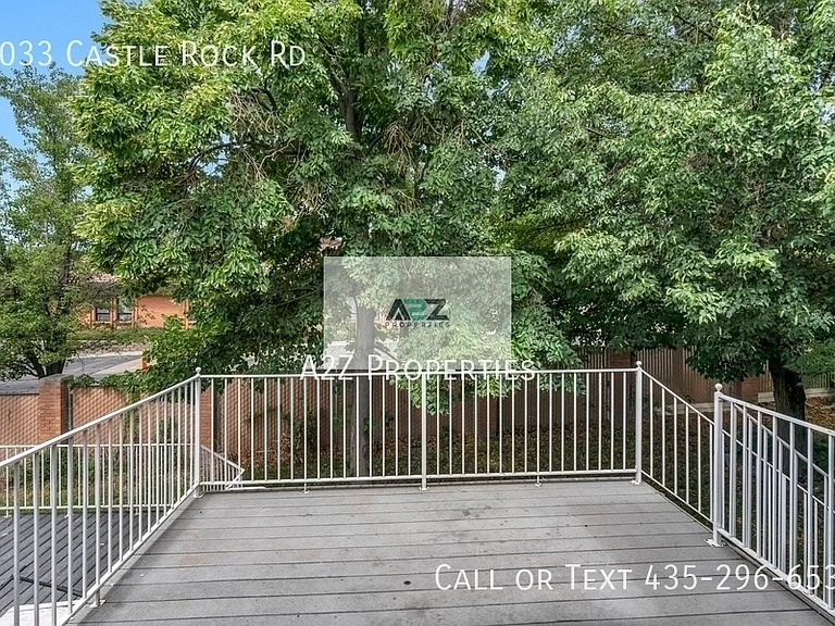 1033 E Castle Rock Rd — Photo 17
