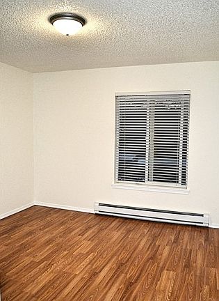5th image of 924 Shorewood Dr APT 12