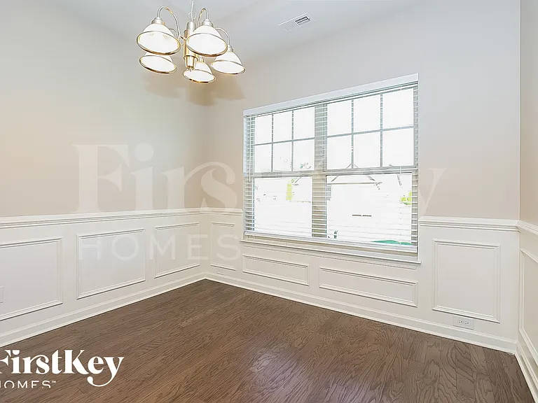 908 Carnation Dr — Photo 4