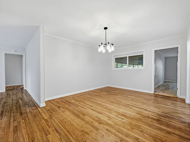 1206 Bandera Ln — Photo 3