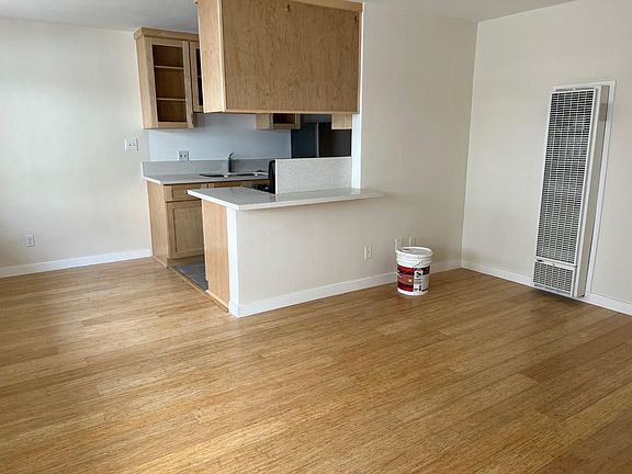 4th image of 21 E Thornton Ave #17