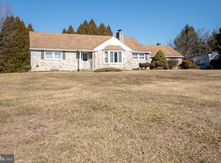 2052 Clinton Rd, Huntingdon Valley, PA 19006