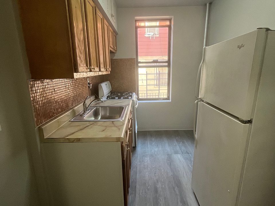 1st image of 322 E 31st St #A2