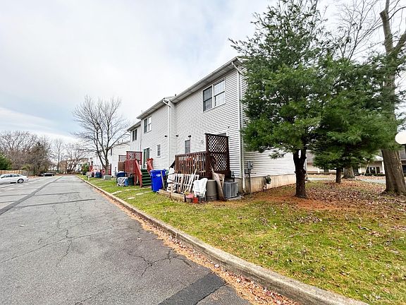 2nd image of 1275 Marigold St