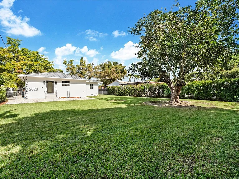 6356 SW 14th St — Photo 23