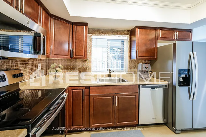 8954 SW 53rd St — Photo 4