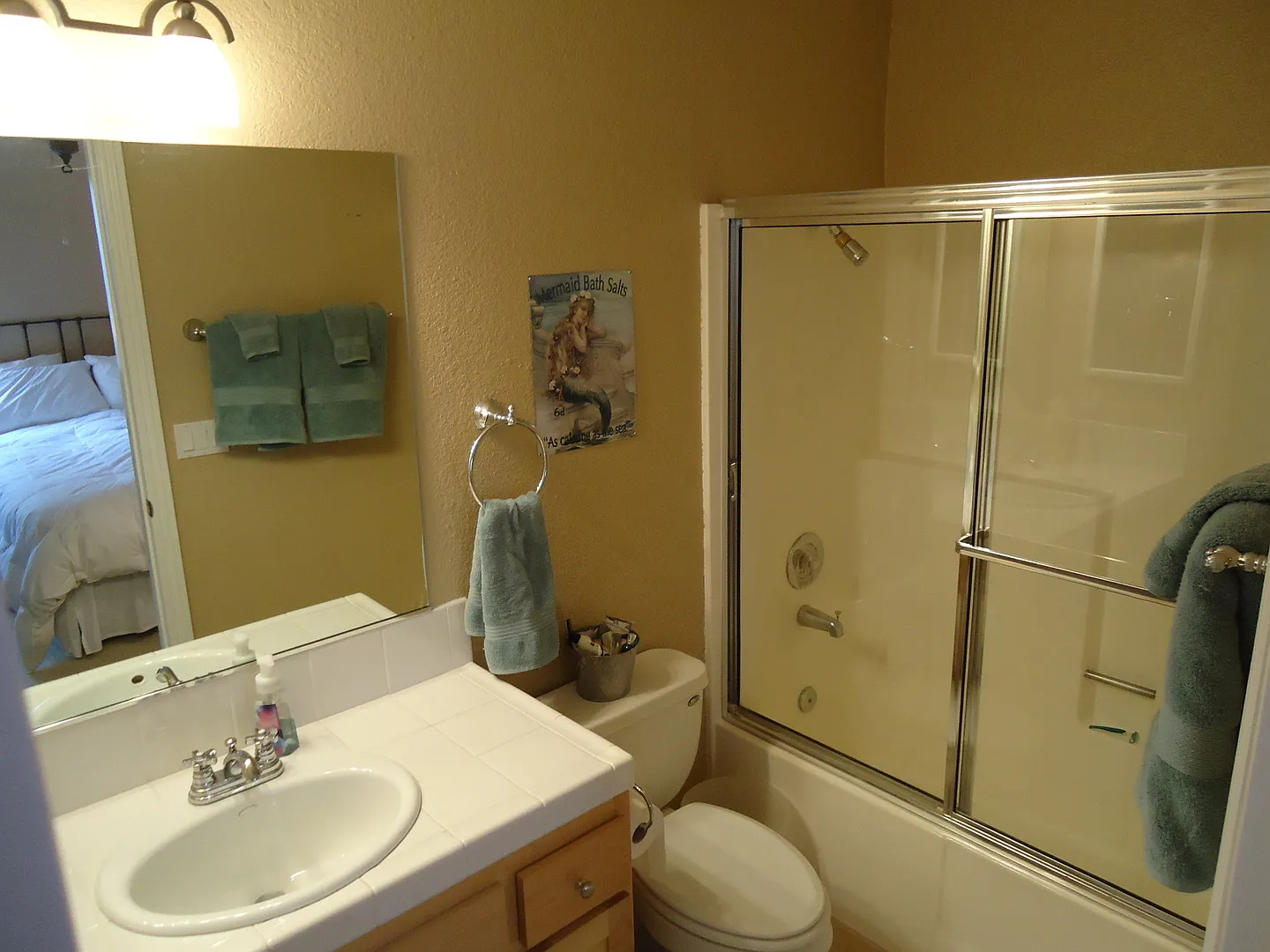 Updated 1 BD, 1 BA Condo in Golden Hill w/ Parking! — Photo 3