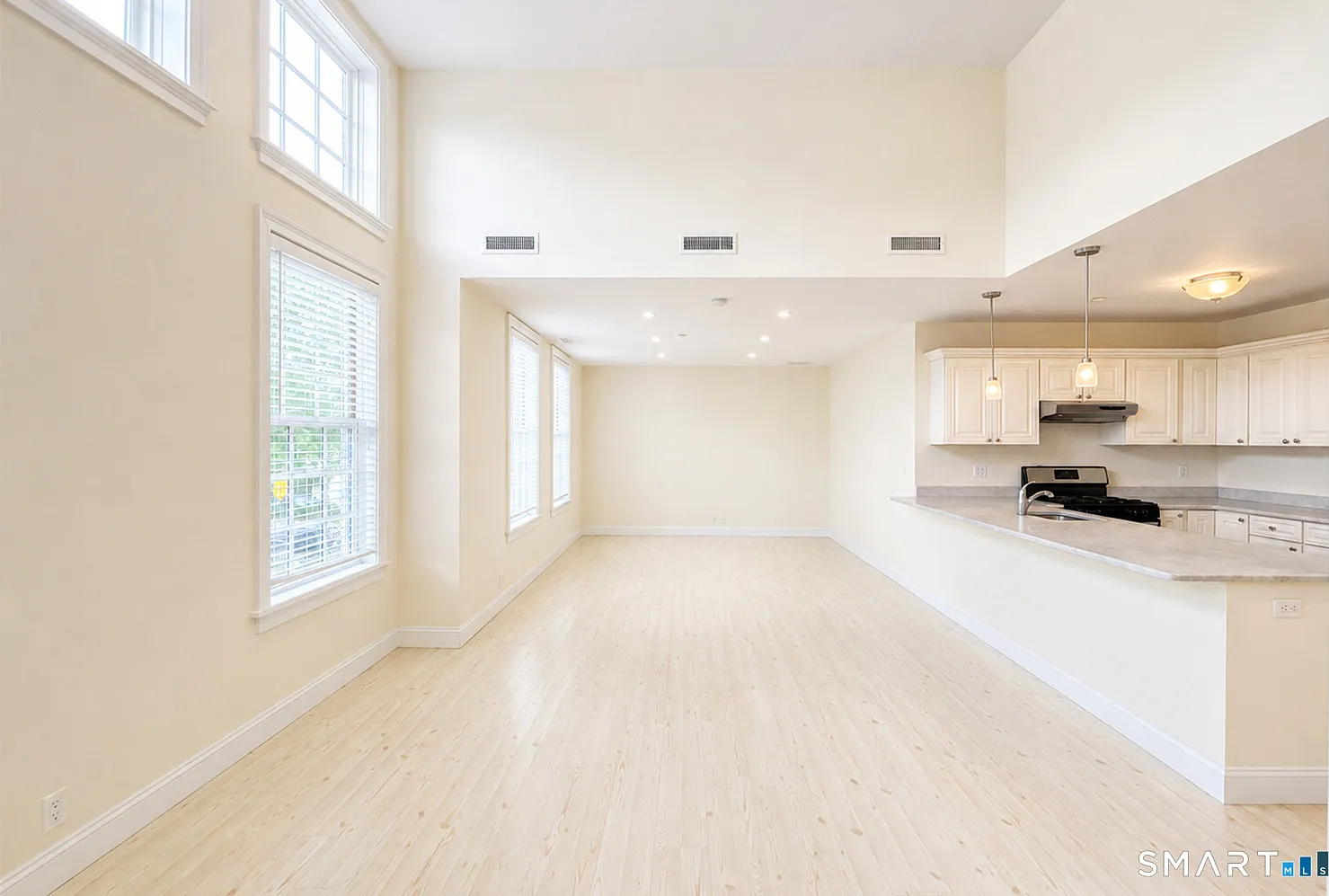 1 bed, 1.0 bath, 900 sqft, $3,750 — Photo 3
