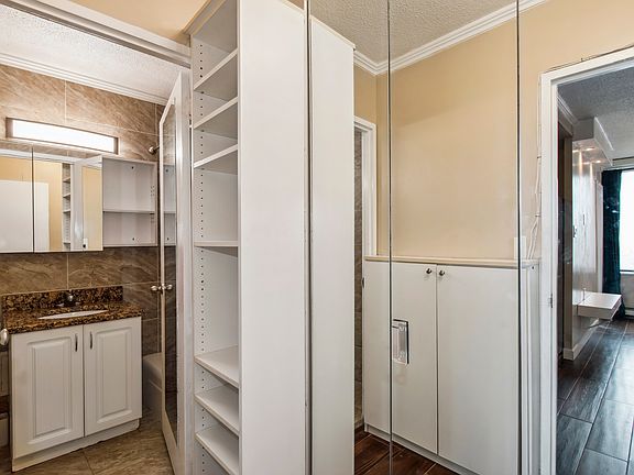 4th image of 1601 3rd Ave APT 27E