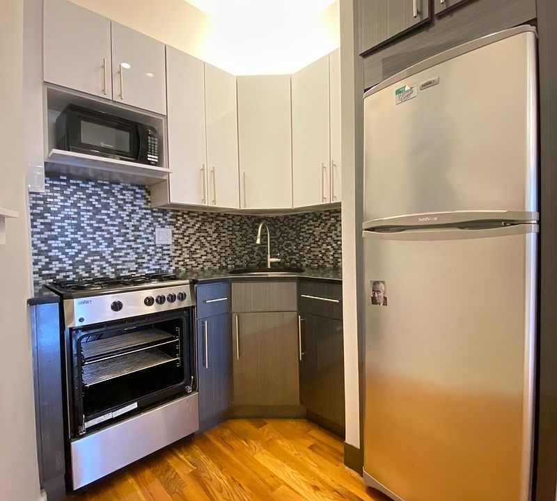 2nd image of 383 S 3rd St #3B