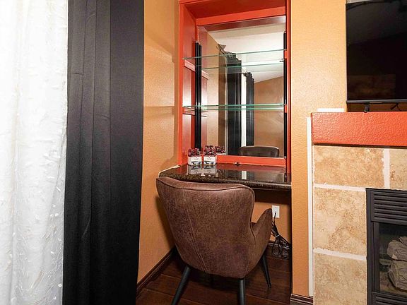 4th image of 885 Halidon Way APT 1721