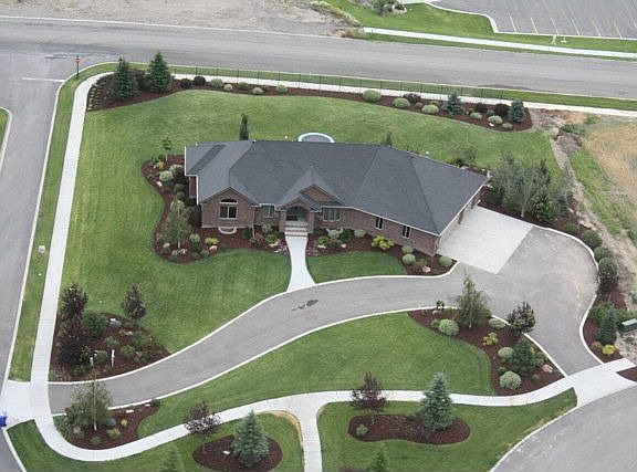 3rd image of 750 Hillside Dr