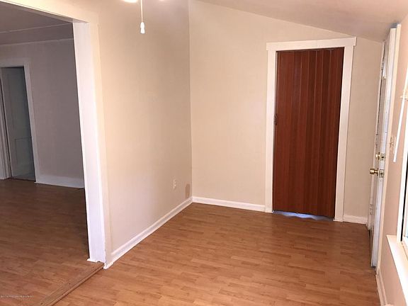 5th image of 230 Swan Blvd