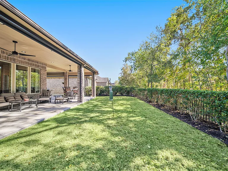 9510 Spring Rose Dr — Photo 33