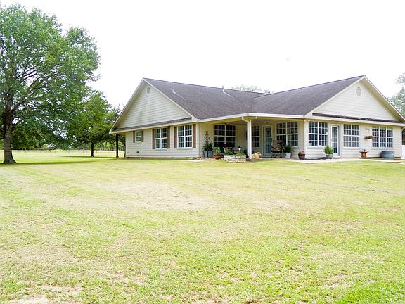 2nd image of 1015 Coy Rd