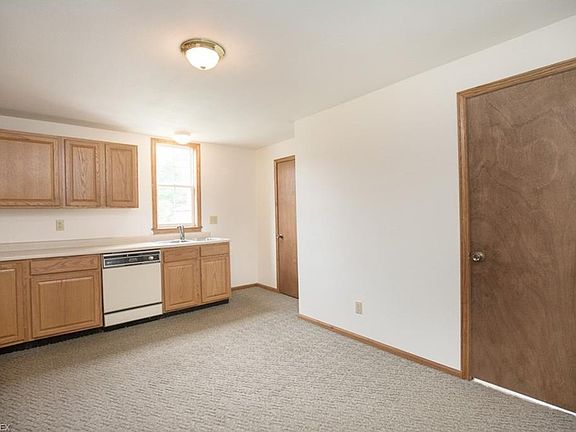 4th image of 650 W Main St