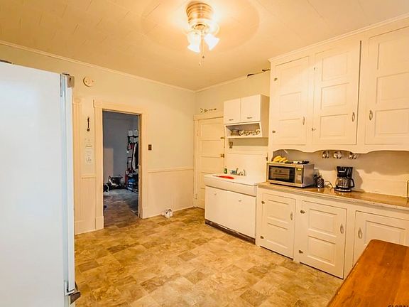 2nd image of 28 Pulaski St APT 1
