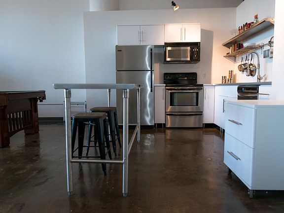 4th image of 500 Robert St #609