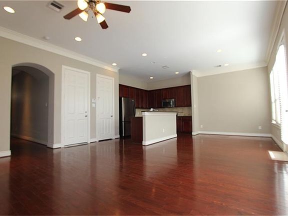 2nd image of 9142 Harbor Hills Dr