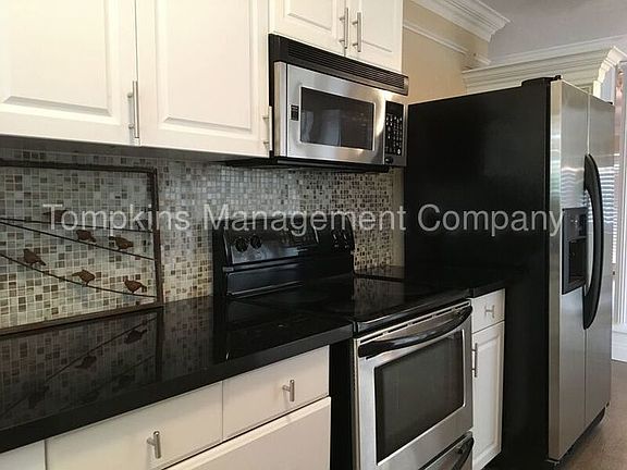 4th image of 1136 18th Ave