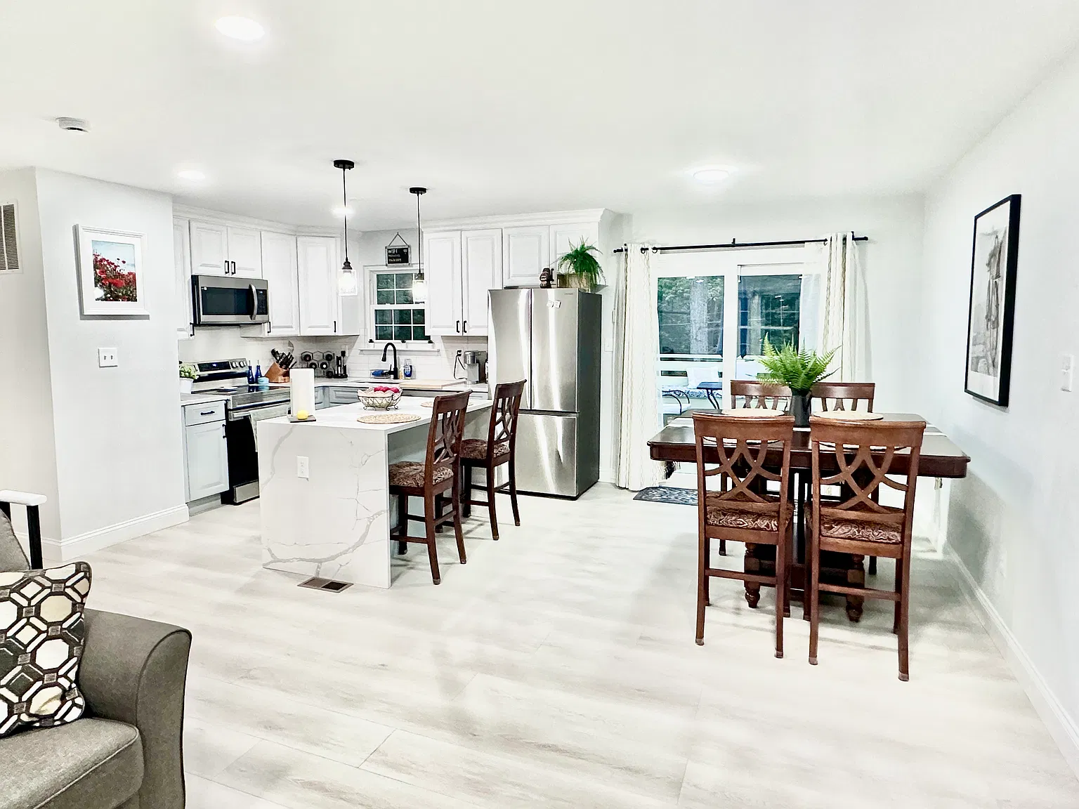 4 bed, 1954 sqft, $3,600 — Photo 2